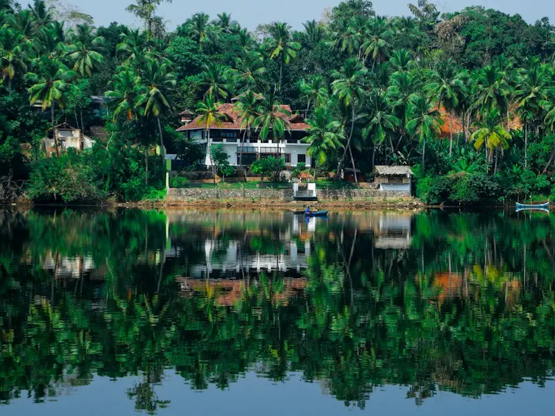 Waterfront 3 BHK house on 10 cents, Cheranalloor